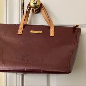 Louis Vuitton Monogram Vernis Reade